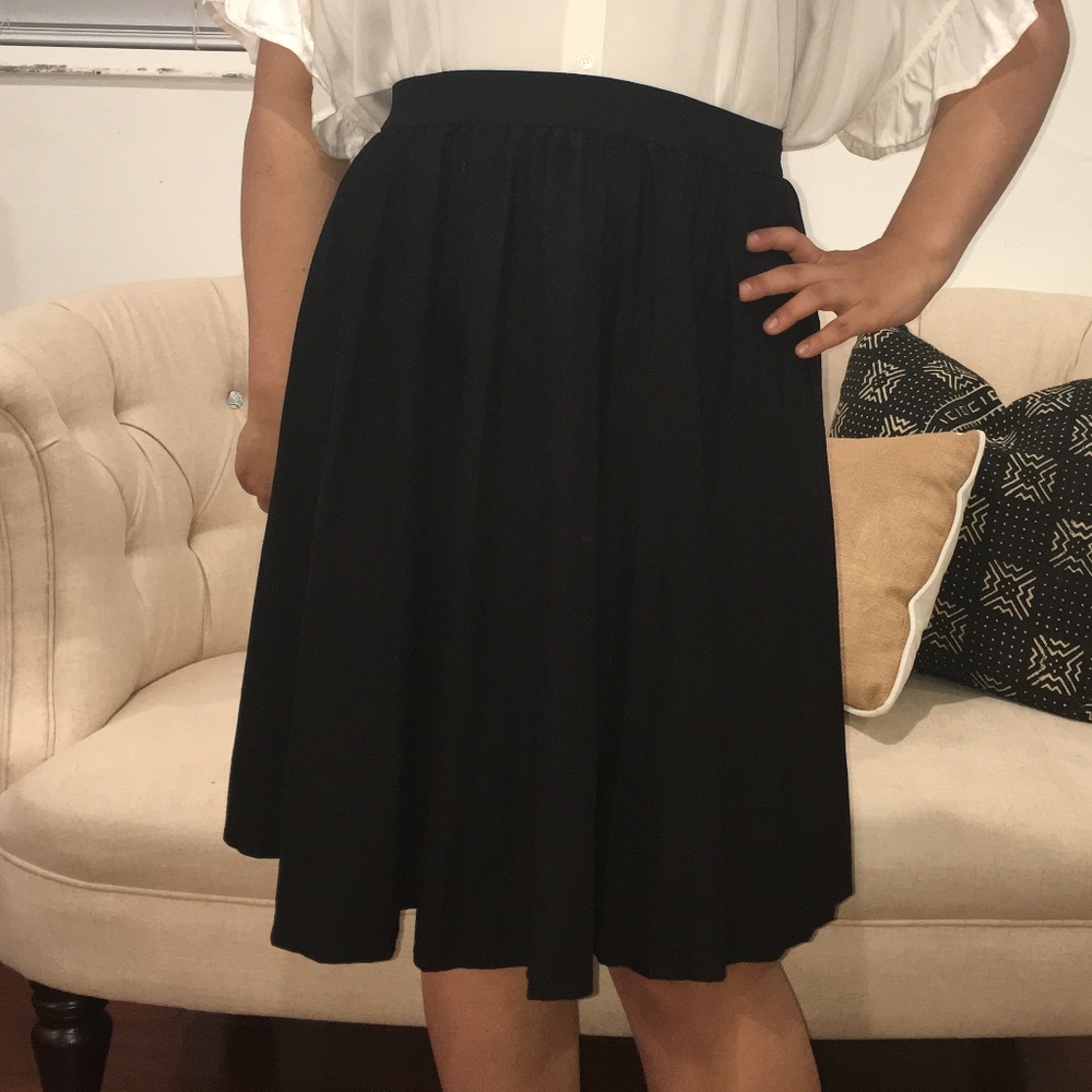 Forever 21 Plus Black Pleated Midi Skirt